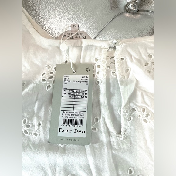 PART TWO ROMANCE BLOUSE - Picture 9 of 13